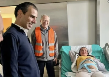 Binlerce depremin ortasında ilk çocuk dünyaya geldi