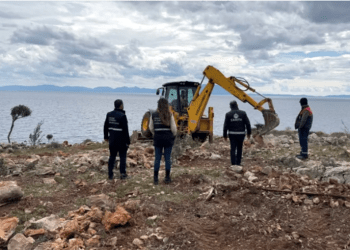 Mazı’da denize sıfır hazine arazisini  tel ve duvar ile çevirenlere müdahale