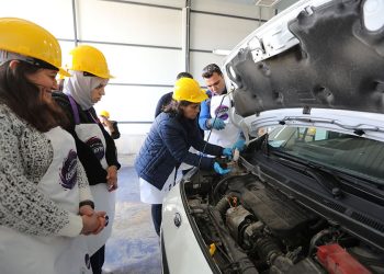 Muğlalı Kadınlar oto tamirciliğine al attılar