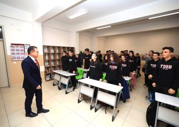 Yeni Dönemin İlk Dersini, Vali Akbıyık Verdi