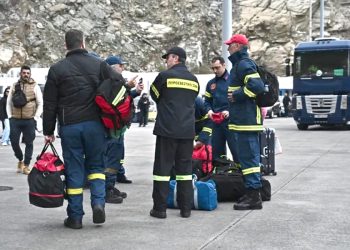 Santorini boşaldı yağma korkusu başladı