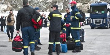 Santorini boşaldı yağma korkusu başladı