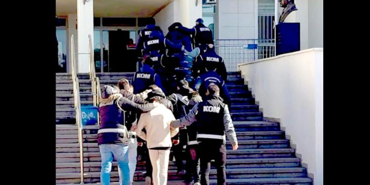 Muğla’da Nitelikli Yağma ve Dolandırıcılık Operasyonu: 8 Tutuklama