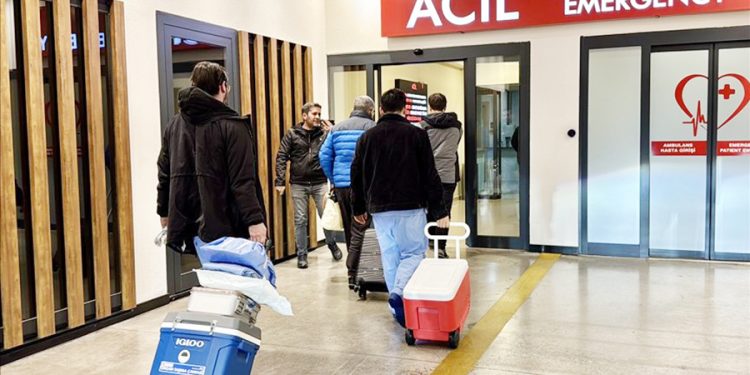 Beyin ölümü gerçekleşen hastanın organları 2 kişiye umut oldu