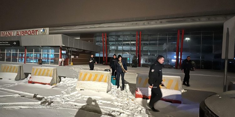 Pegasus uçağında yolcular kavga etti pilot Erzurum’a zorunlu iniş yaptı