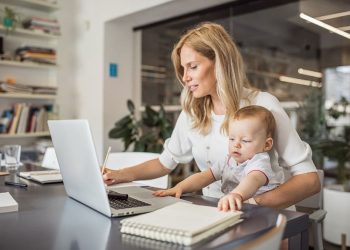 Çalışan anneler 510 euro istiyor