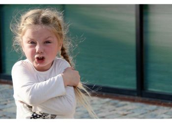 Öfkeli bir çocuğu sakinleştiren sihirli cümle: Aslında her yaşta işe yarıyor