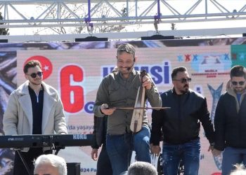 Muğla Hamsi Festivali’nden Renkli Görüntüler: 5 Ton Hamsi Dağıtıldı