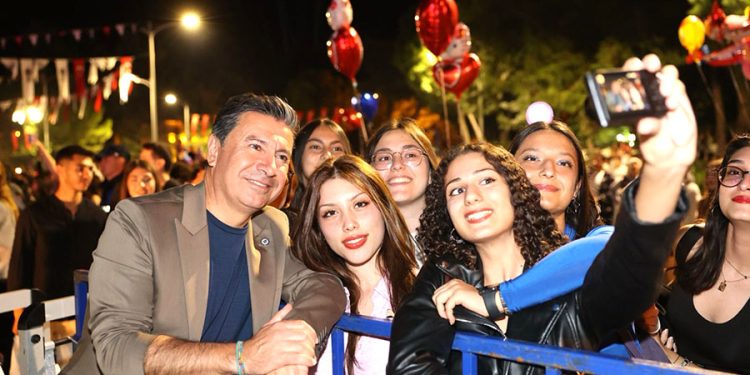 Büyükşehir’den Bir İlk Daha: Kız Öğrencilere Hijyen Desteği