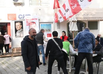 Ekrem İmamoğlu için oy kullanmaya, büyük ilgi