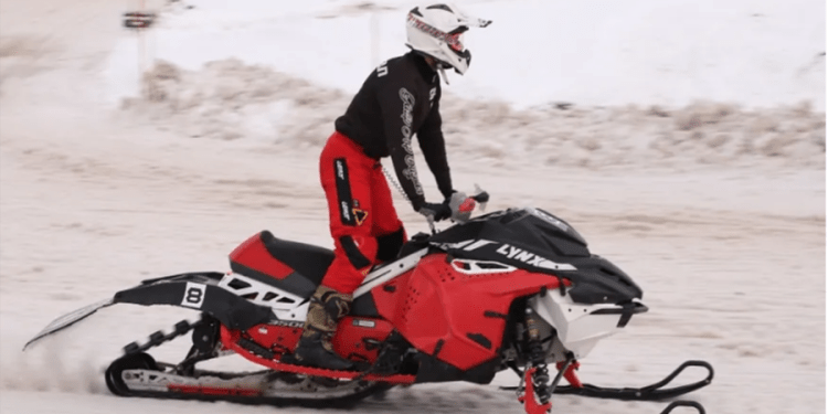 Milli Kar Motosikletçisi Galip Alp Baysan bugün parkurda