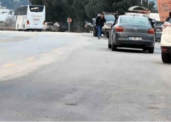 Torba Teksas’ı.. Arabaya kurşun yağdırdılar