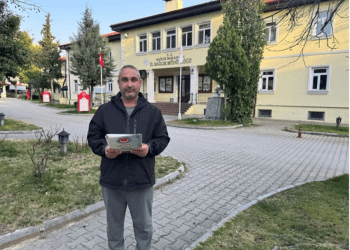 “HASTA OLAN BEBEĞE ANNESİ YERİNE BABASI BAKSIN OLMAZSA TEYZESİ BAKSIN” 