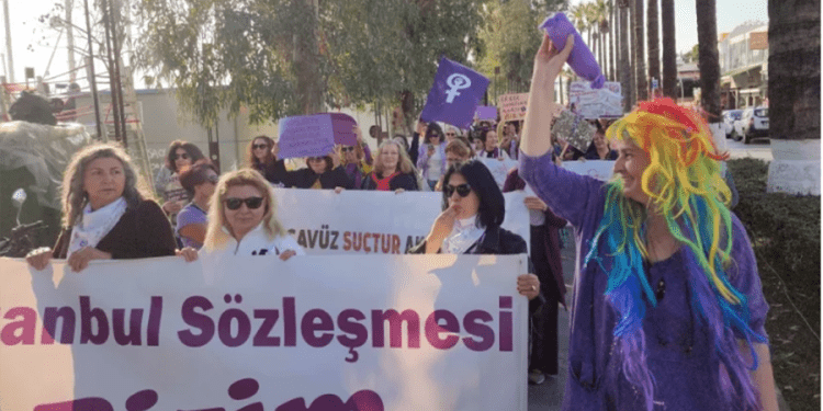 Bodrum’da kadınlar caddeleri meydanları inletti