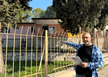 Sağlık Bakanlığı’nın “YIKIN” dediği hastane üç haftadır faaliyetine devam ediyor