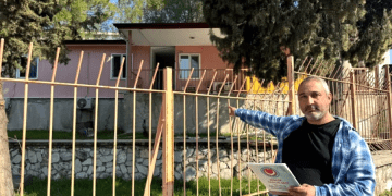 Sağlık Bakanlığı’nın “YIKIN” dediği hastane üç haftadır faaliyetine devam ediyor