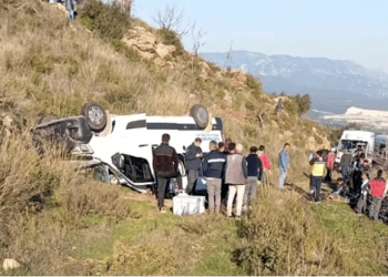 Diyaliz aracı uçuruma yuvarlandı, 1 ölü 5 yaralı