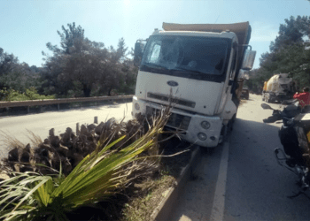 Hafriyat kamyonu dehşeti, faciadan dönüldü