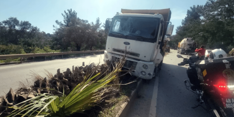 Hafriyat kamyonu dehşeti, faciadan dönüldü