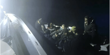 Afrikalı göçmenleri İstanköy’e kaçıran göçmen kaçakçısı radara yakalandı