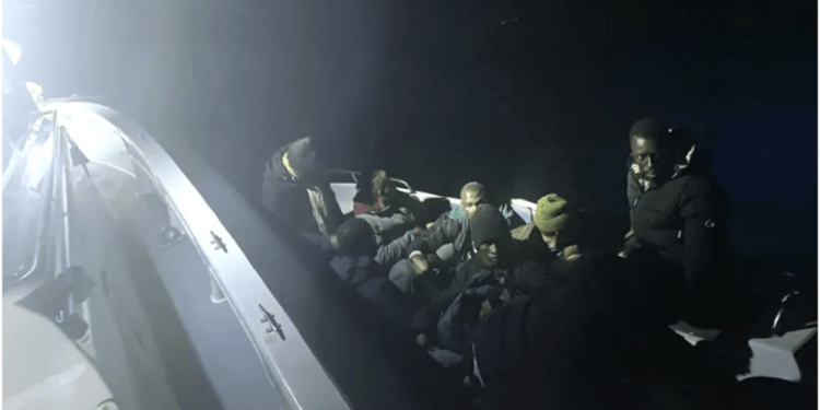 Afrikalı göçmenleri İstanköy’e kaçıran göçmen kaçakçısı radara yakalandı