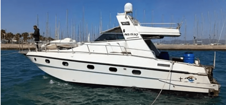 Bodrum’dan İtalya’ya giden yat İstanköy’de karaya oturdu