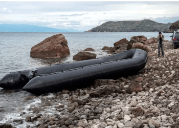 Bodrum açıklarında göçmen botu alabora oldu 1 göçmen öldü 