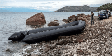 Bodrum açıklarında göçmen botu alabora oldu 1 göçmen öldü 