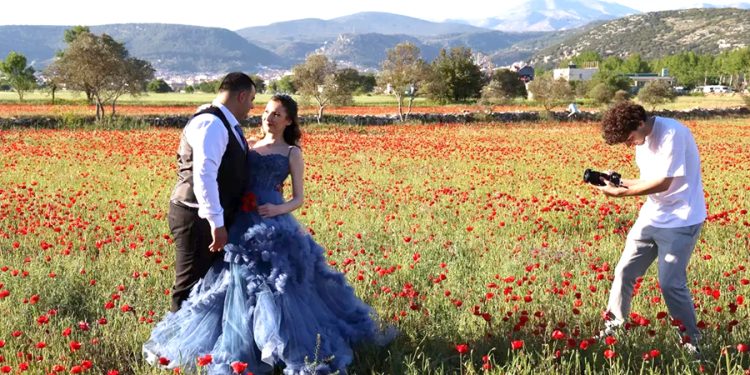 Hava Bahara Göz Kırpıyor