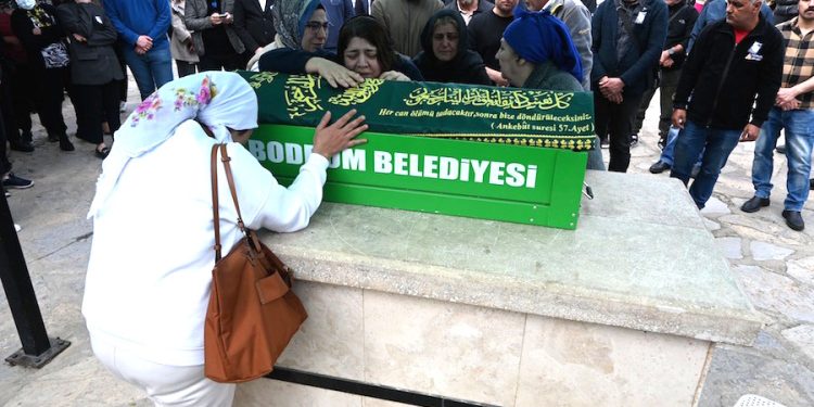 Melek Kaan Ali Danaş’ın Cenazesinde Gözyaşı Sel Oldu Aktı