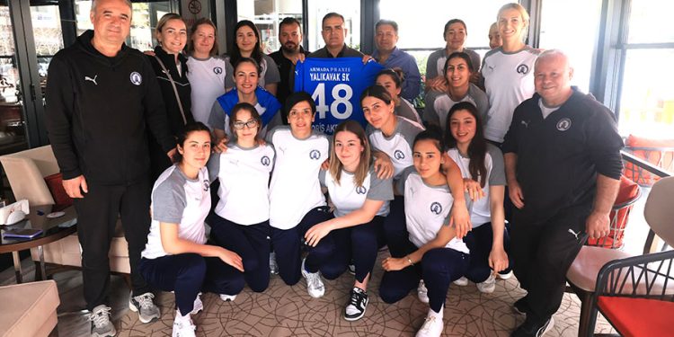 Vali Akbıyık, Muğlalıları bugünkü maça davet etti