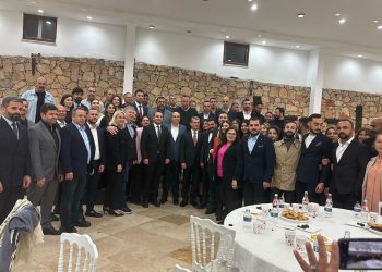 AK Partililer İftarda Buluştu