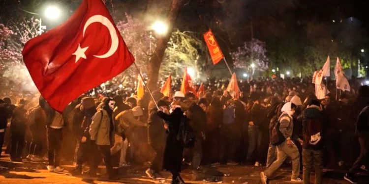 İmamoğlu için İtalya bile ayakta: Dünyanın dört bir yanında tepkiler çığ oldu