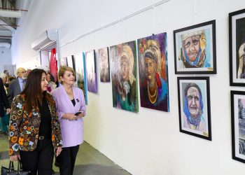 “Fark Yaratan Karyalı Kadınlar Görsel Sanatlar ve Şiir Sergisi” Açıldı