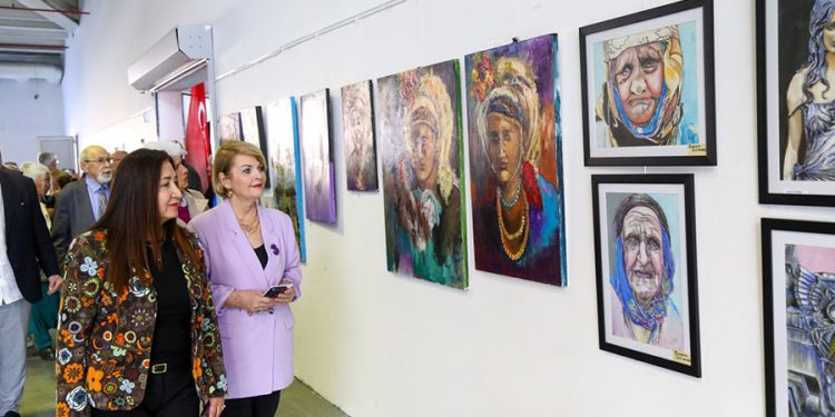 “Fark Yaratan Karyalı Kadınlar Görsel Sanatlar ve Şiir Sergisi” Açıldı