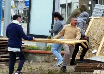 Şiddetli lodos Bodrum’u uçurdu