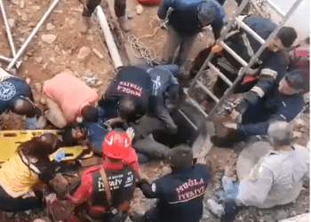 Kuyuya düşen vatandaş böyle kurtarıldı