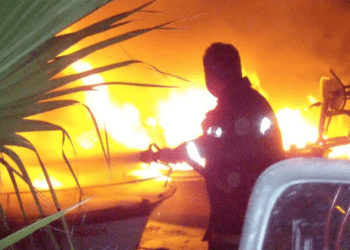 Marina’da yine tekne yangını