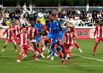 Bodrum FK – Samsunspor maçı sonunda saha karıştı