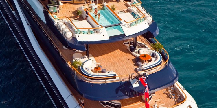 Bodrum’a gelen Yüzen Saray “Solandge”ın, Haftalık Kirası 1,15 Milyon Euro!