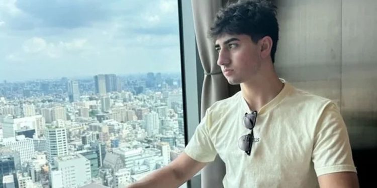 18 yaşında yılda 30 milyon dolar kazanıyor ama tüm okullar onu reddediyor