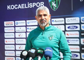 Muğla’da otomobil bisikletli gruba daldı