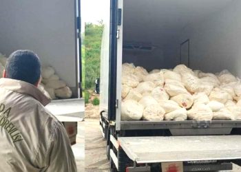 23 ton tarihi geçmiş olarak ele geçirildi: Yakalanmasalar hepsini bize yedireceklerdi!