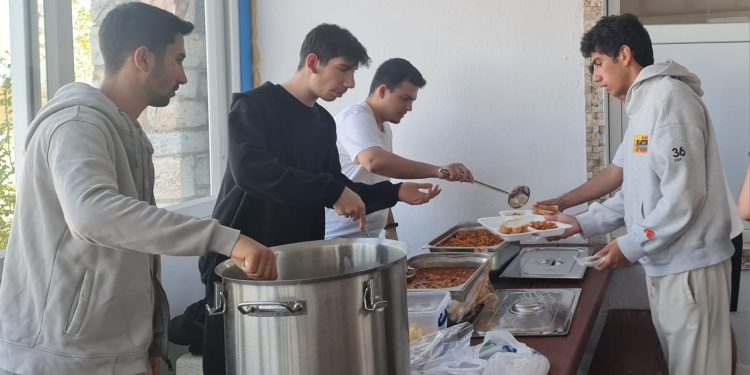 Bodrumlu Üniversite Öğrencilerinin Yemek Sorunu Çözüldü