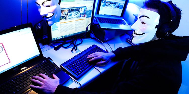 Hacker ve Belediye Memuru İşbirliğiyle Milyarlık Vurgun