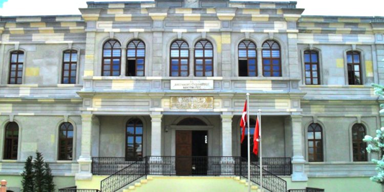 Üniversitenin ‘diploma iptal’ kararı yargıdan döndü: İmamoğlu davasına emsal olabilir