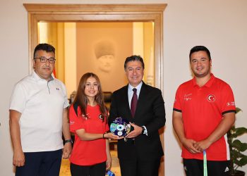 Dünya Rekoru Kıran Okçulardan Başkan Aras’a Ziyaret