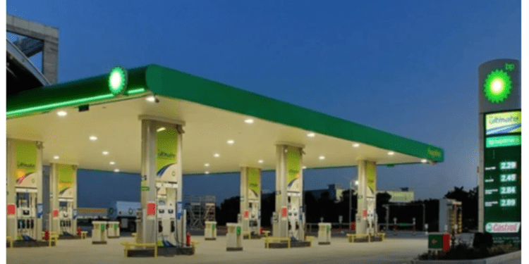 Petrol devi en büyük rakibine mi satılıyor? Piyasada tüm dengeler değişir