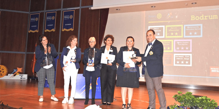 Bodrum Rotary Kulübü ev sahipliğinde buluştular