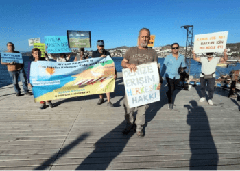 Gündoğan’da otel halk plajına iskele ve platform yaptı Bodrum ayağa kalktı